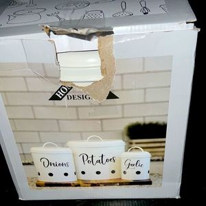 Kitchen onion potato’s garlic containers